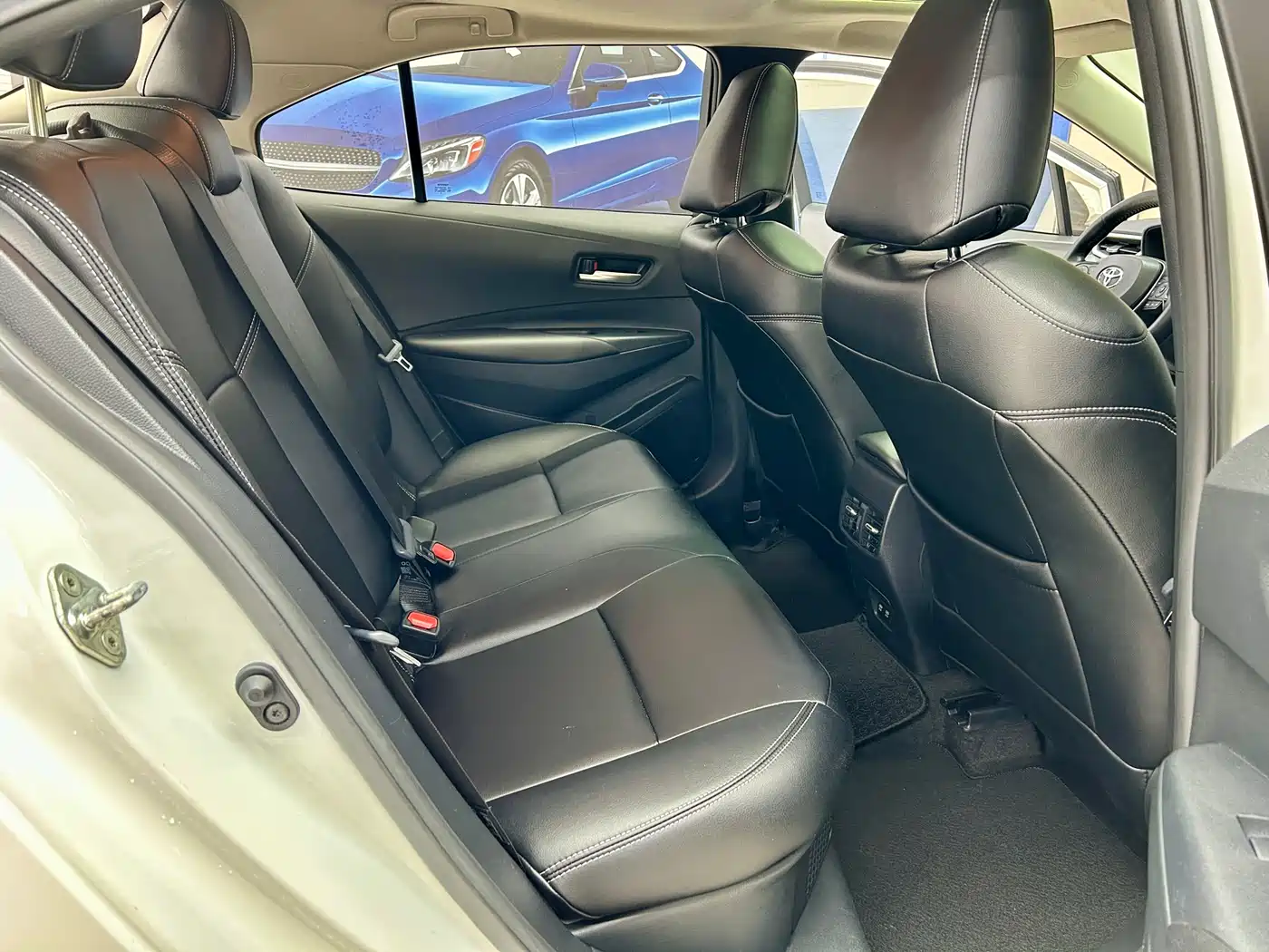  Toyota Corolla 2022 Hybrid 1.8L E-CVT Pioneer Edition 10