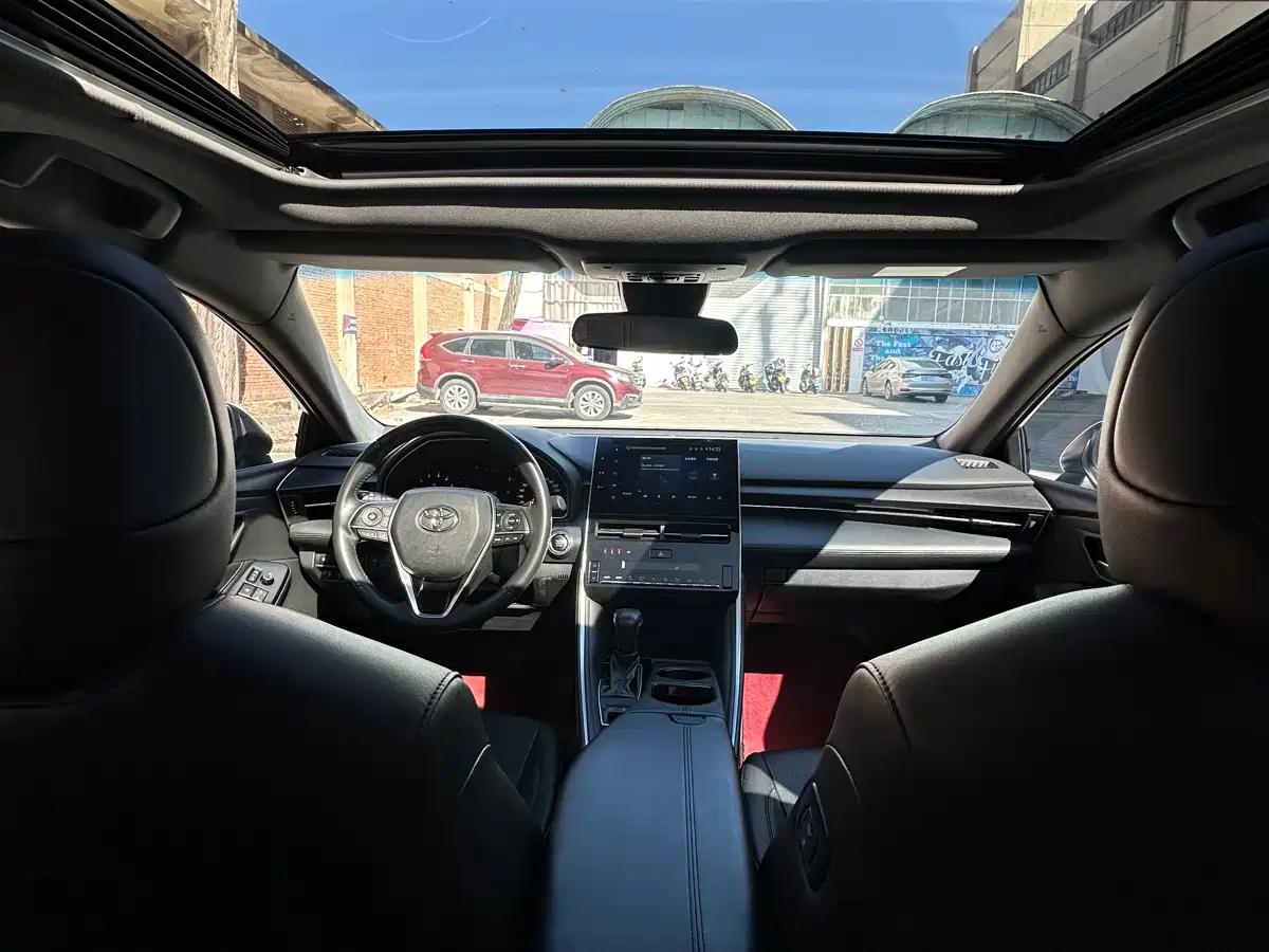 Toyota Avalon 2022 2.0L XLE Premium фото 11