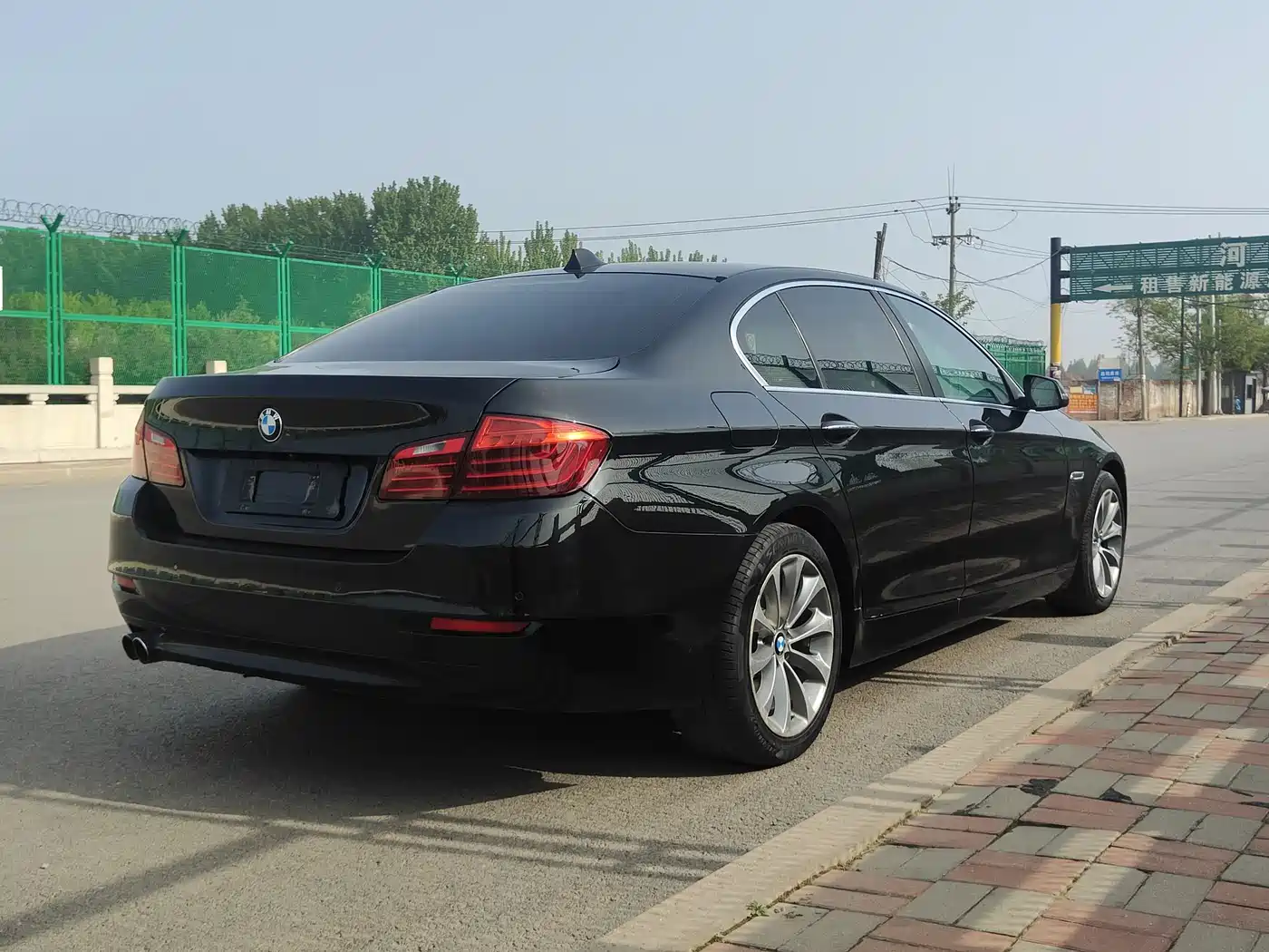 BMW 5 Series 2017 525Li Leading Edition фото 4