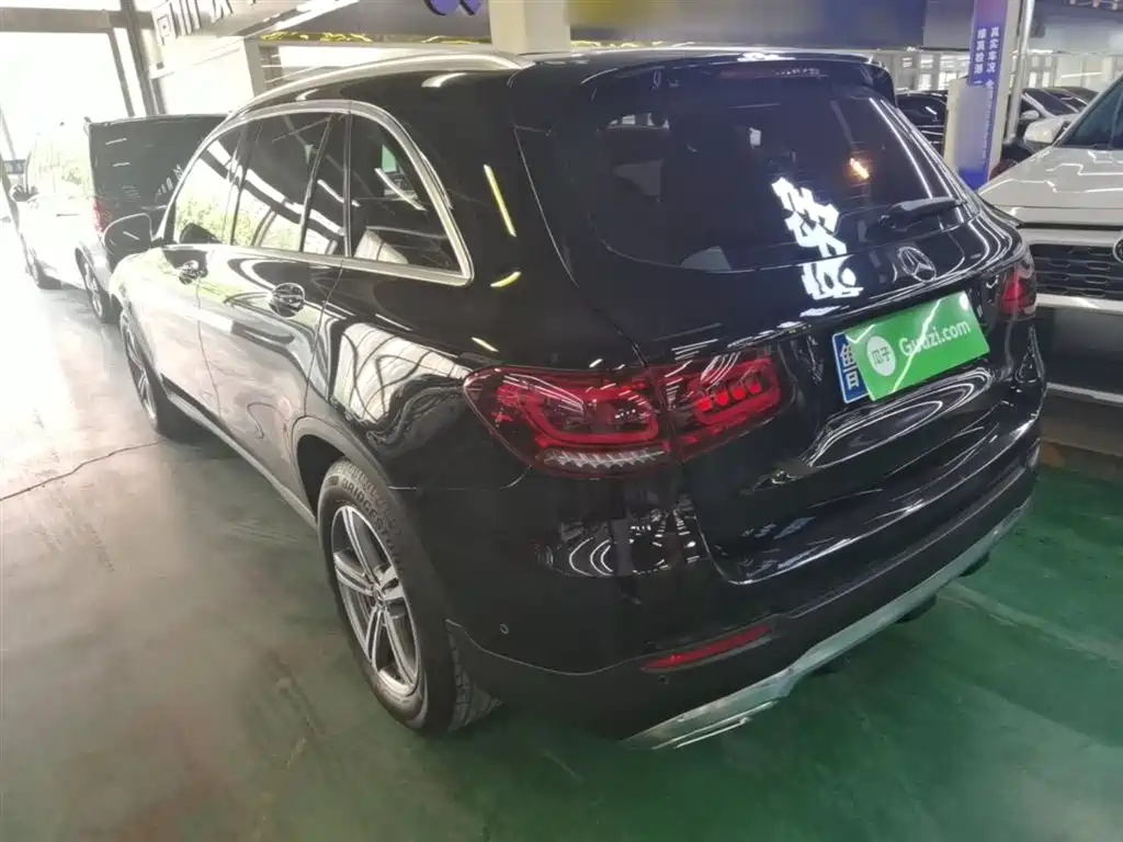MERCEDES-BENZ GLC