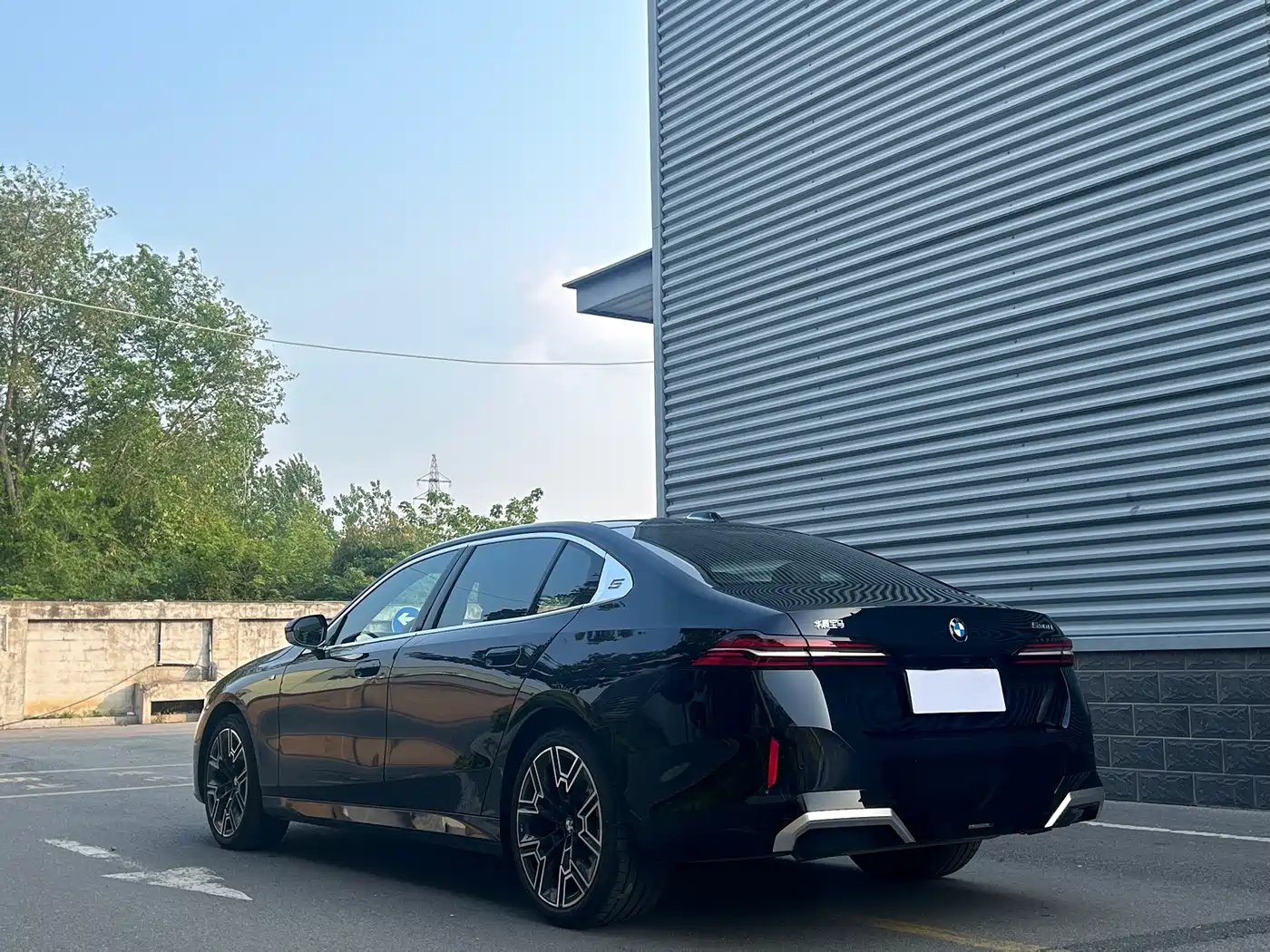 BMW 5 Series 2025 530Li Premium M Sport Package фото 5