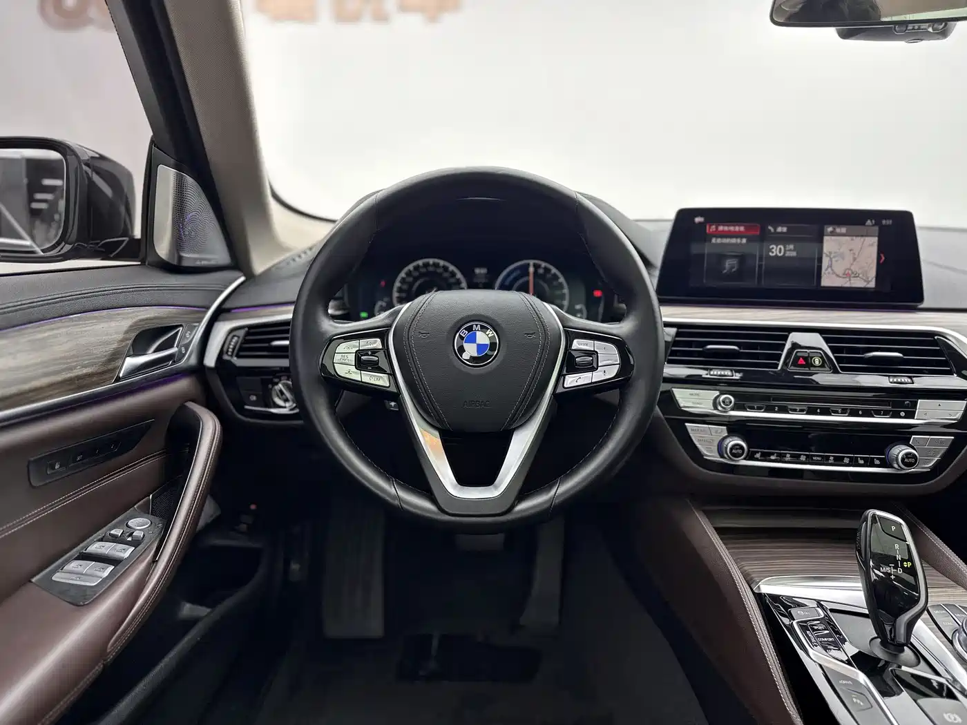 BMW 5 Series New Energy 2019 Facelift 530Le Pioneer Edition фото 7