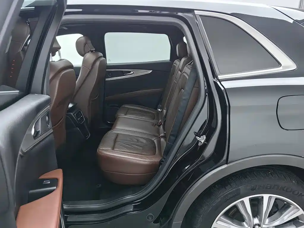 Photo 15 - Lincoln MKX