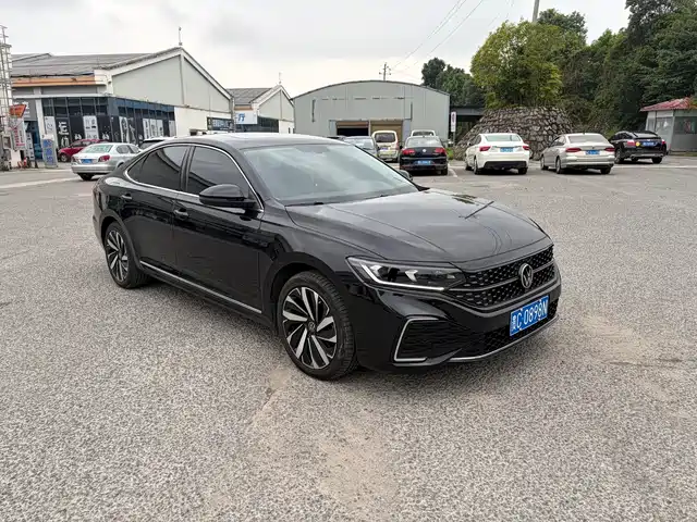 Volkswagen Passat 2022 330TSI Elite Edition — фото 3