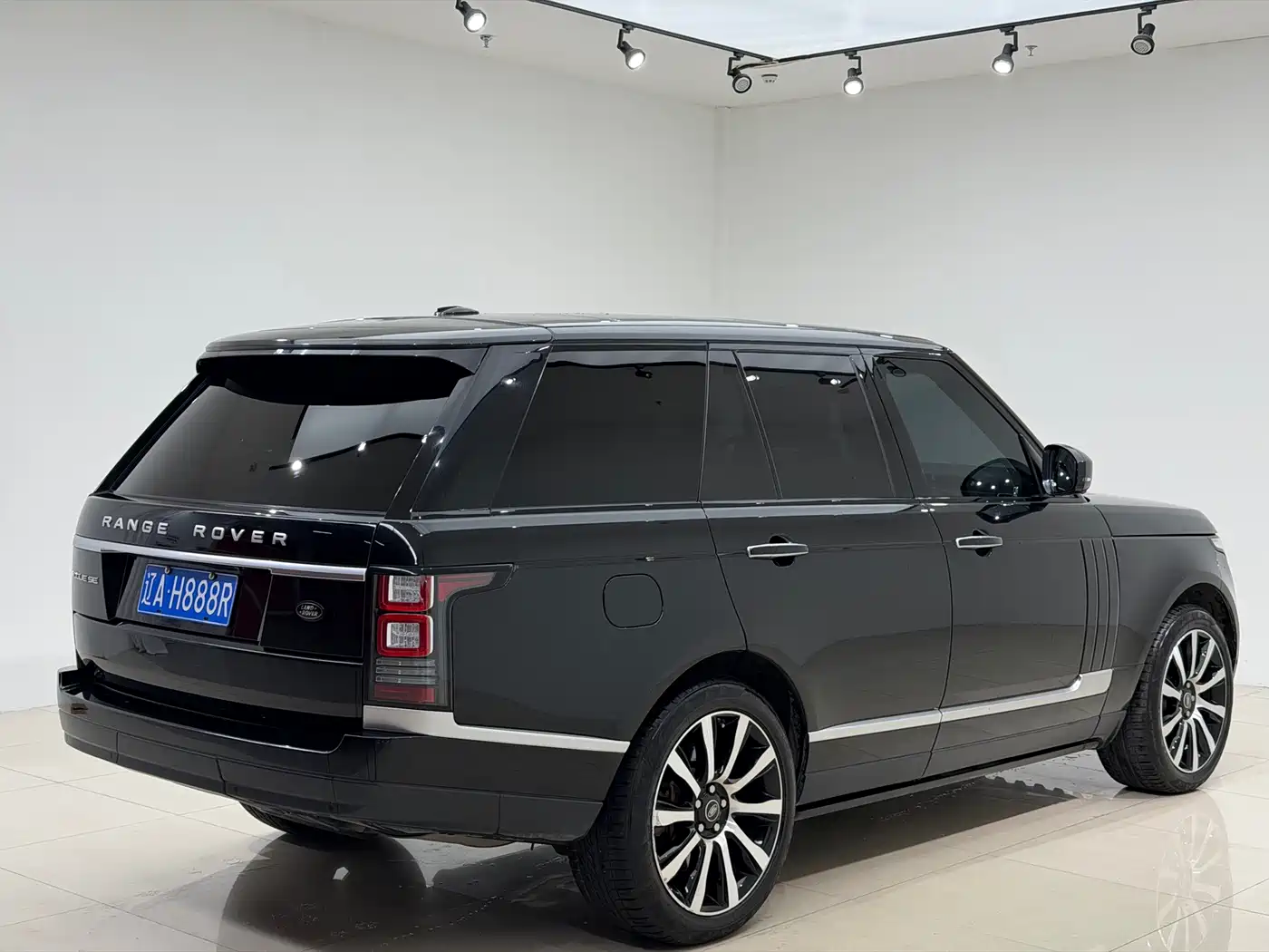Photo 14 - Land Rover Range Rover