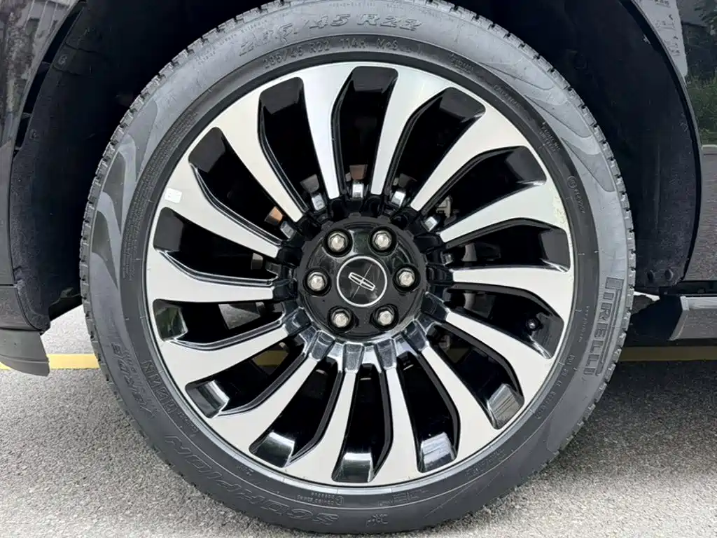 Lincoln Navigator 2023 2022 3.5T Presidential Edition