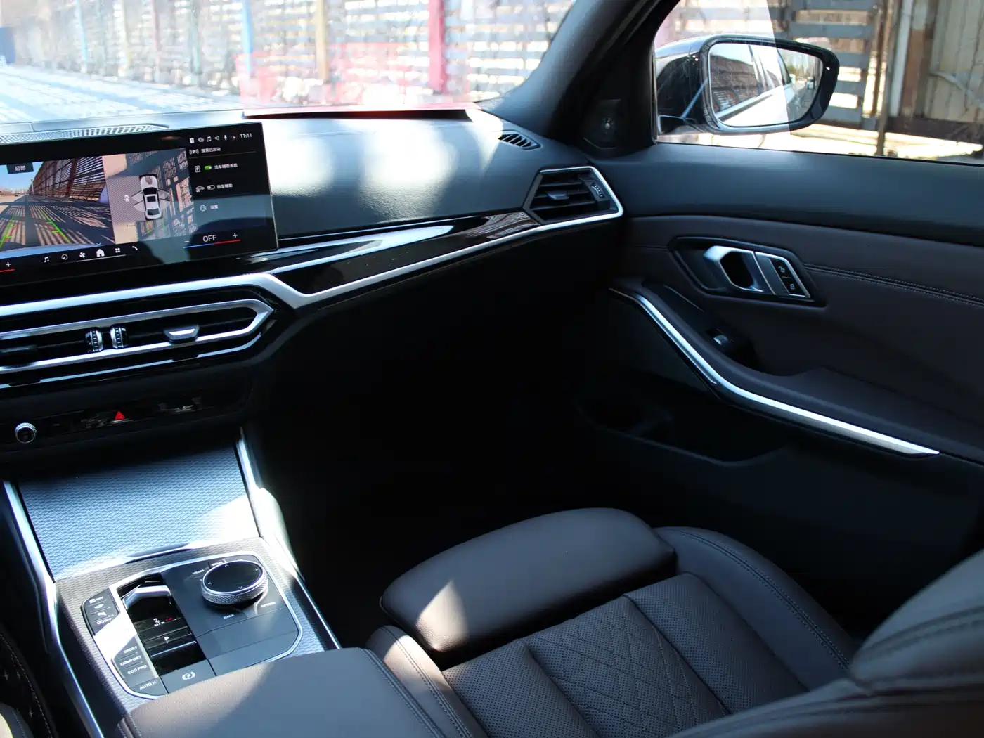 BMW 3 Series 2024 325i M Sport Shadowline Package фото 10