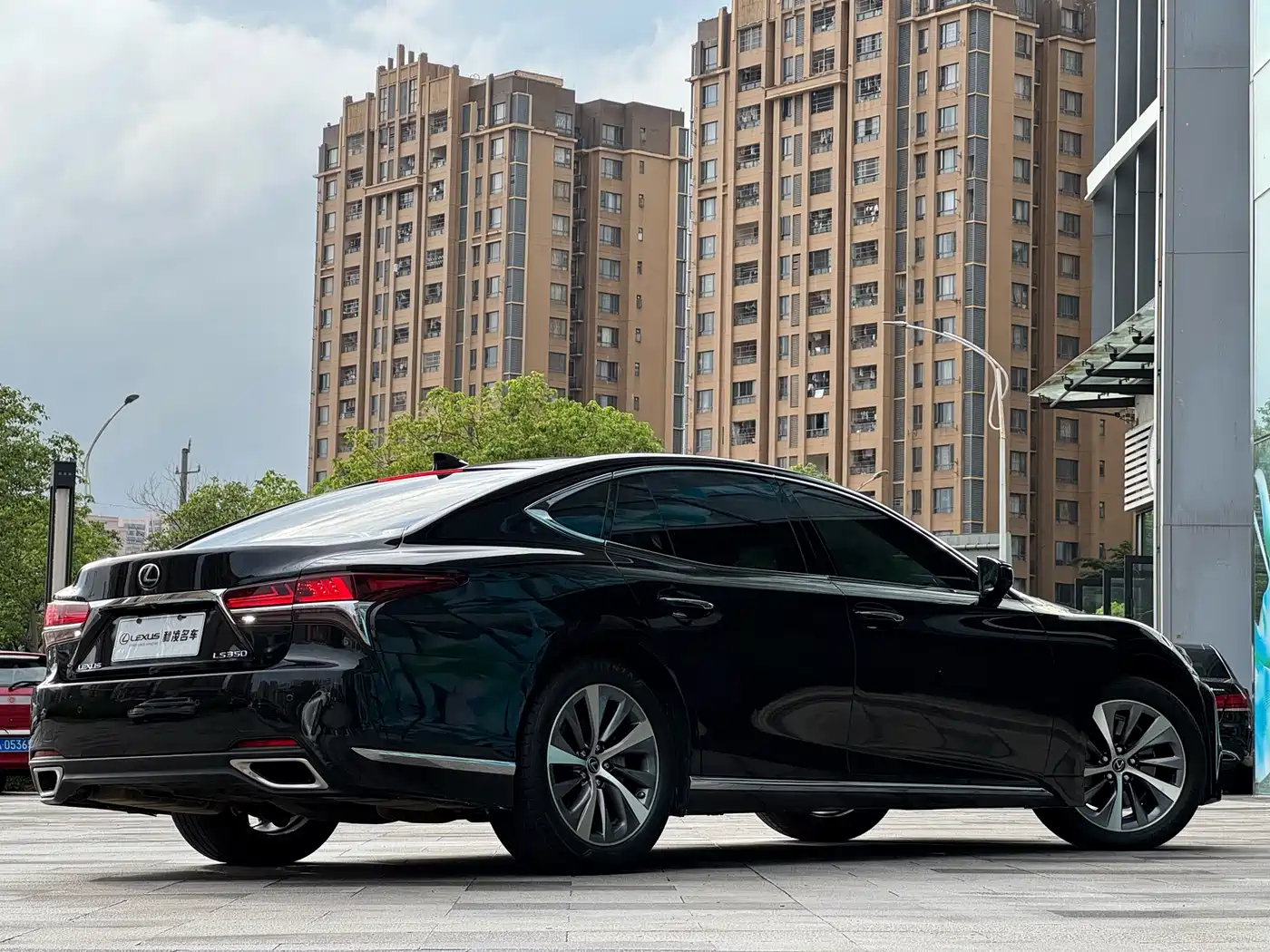 Lexus LS 2018 350 Excellence Edition China V фото 6