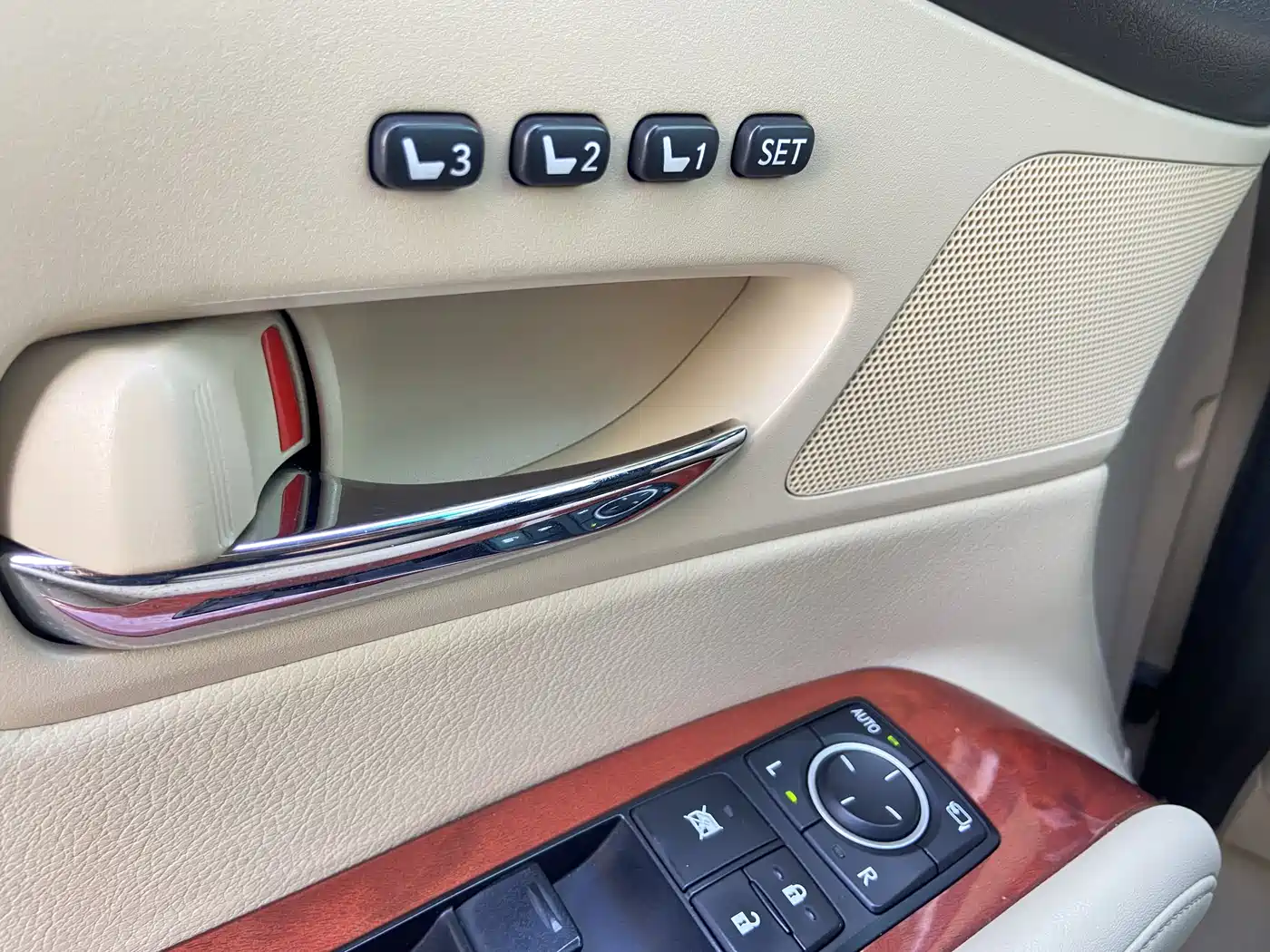 Lexus RX Classic 2009 Model 350 Premium Edition фото 16
