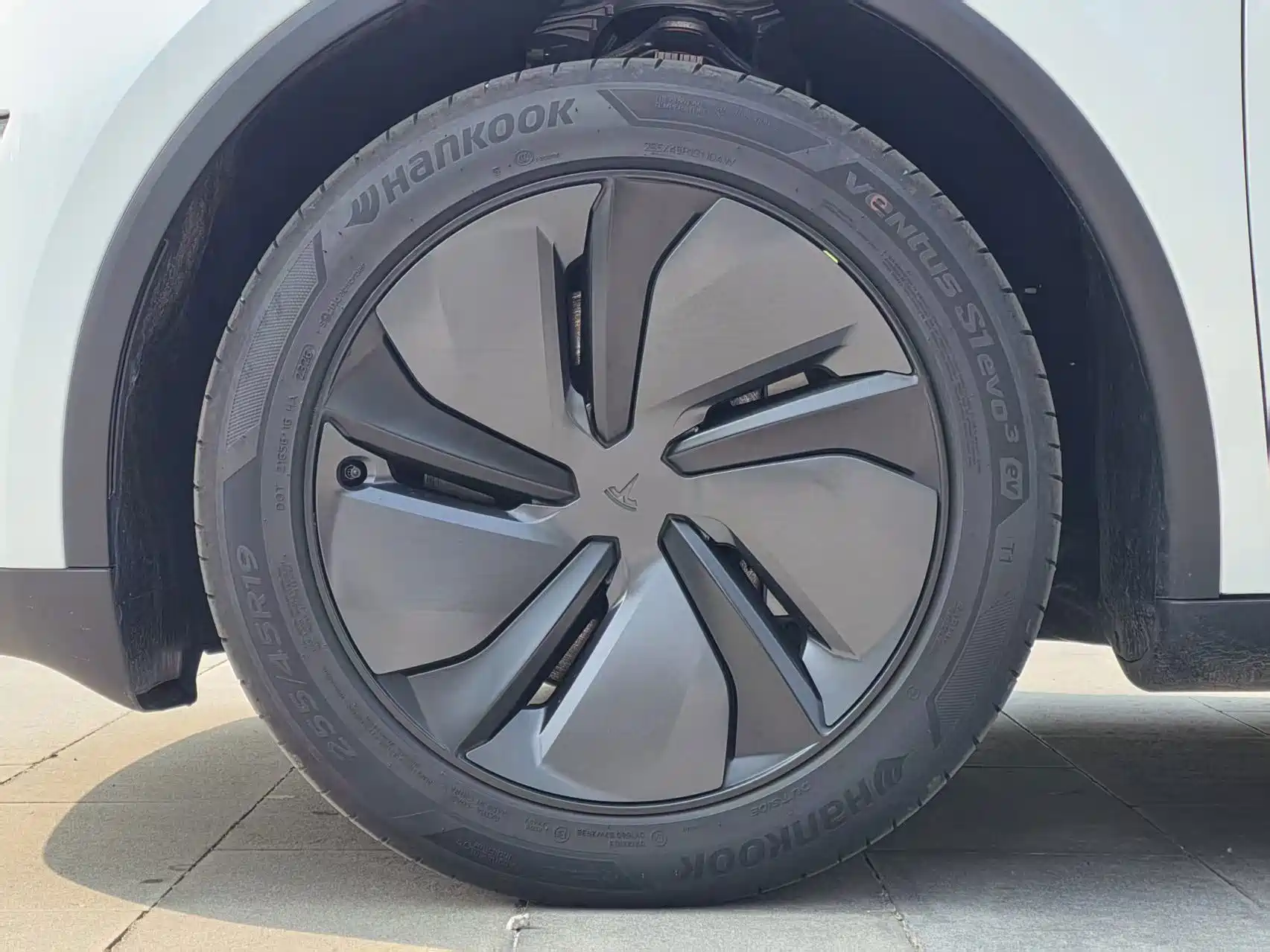 Photo 16 - Tesla Model Y