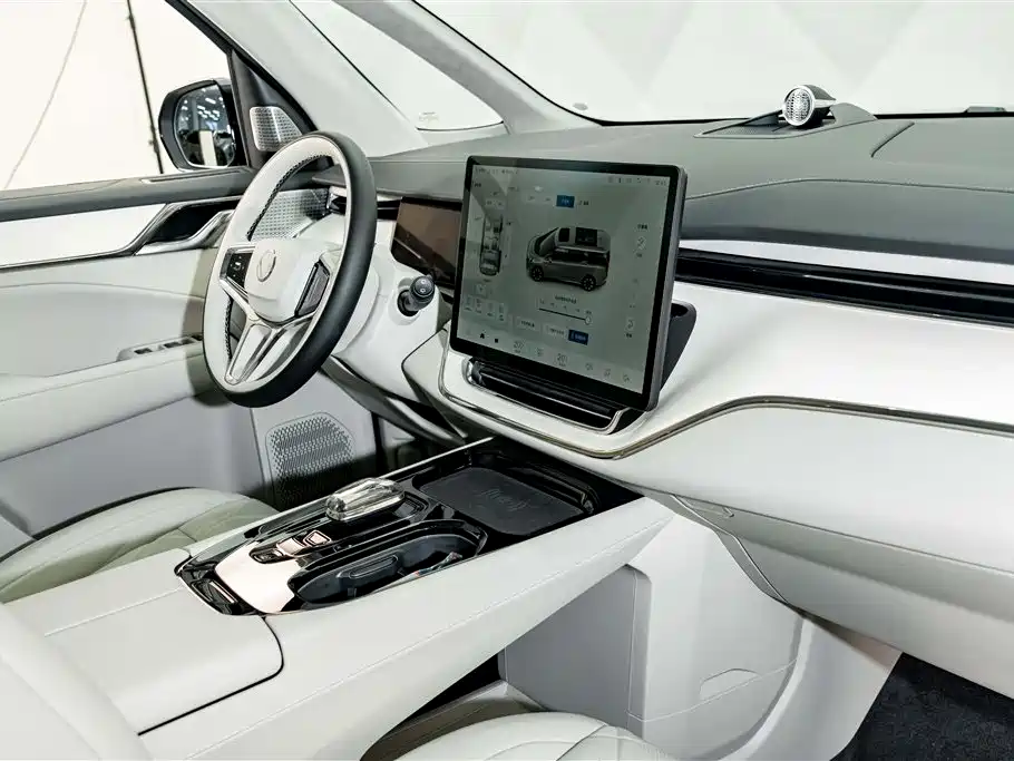 Volvo EM90 2026 2025 Ultra Six-Seater