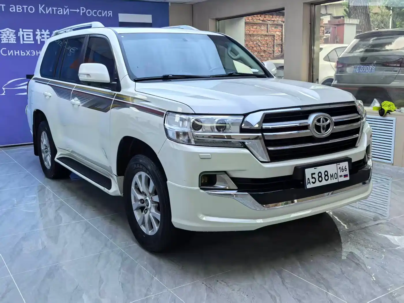 Toyota Land Cruiser (Import) 2017
