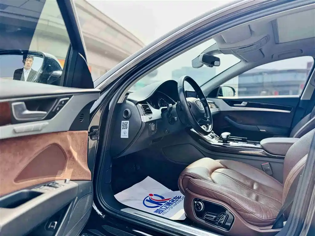 Audi A8 2014 A8L 45 TFSI quattro Comfort фото 6