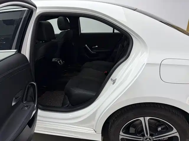 Фото 10 - Mercedes-Benz A-Class