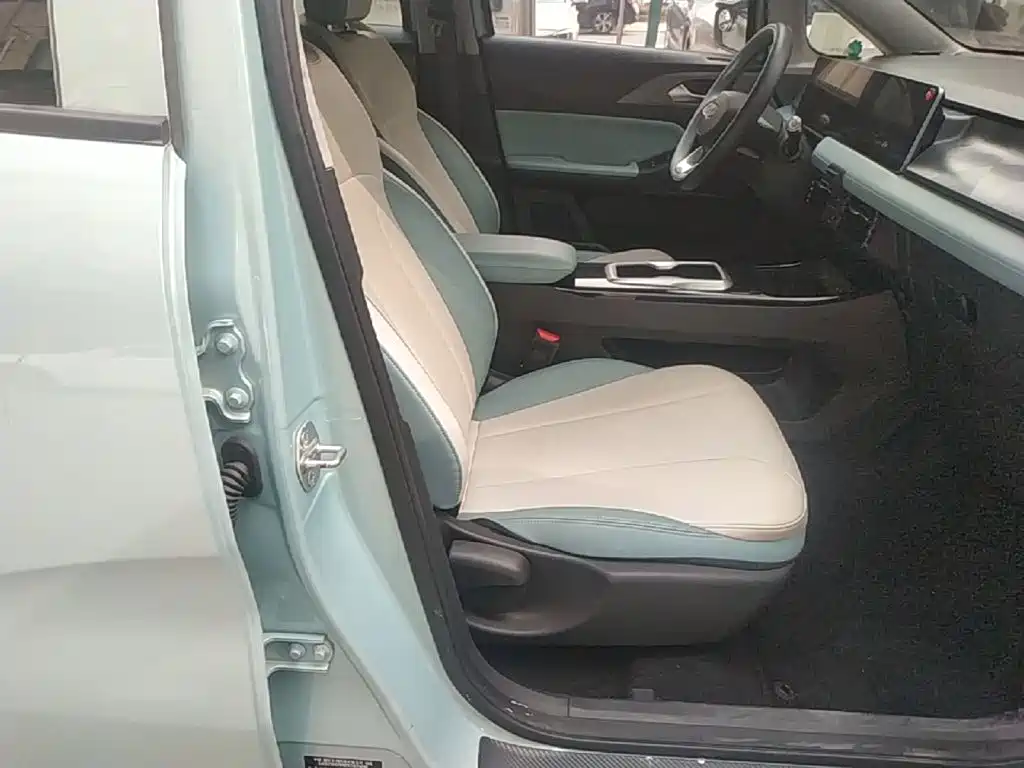 Фото 25 - Geely Geometry E Firefly