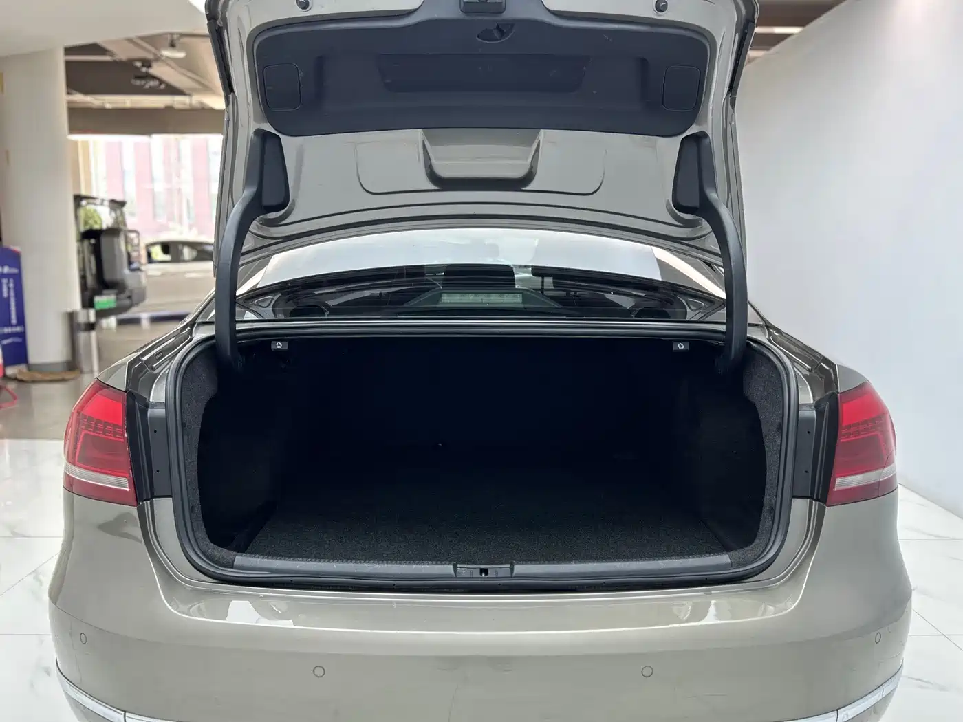 Volkswagen Passat 2014 2014 1.8TSI DSG Luxury Edition