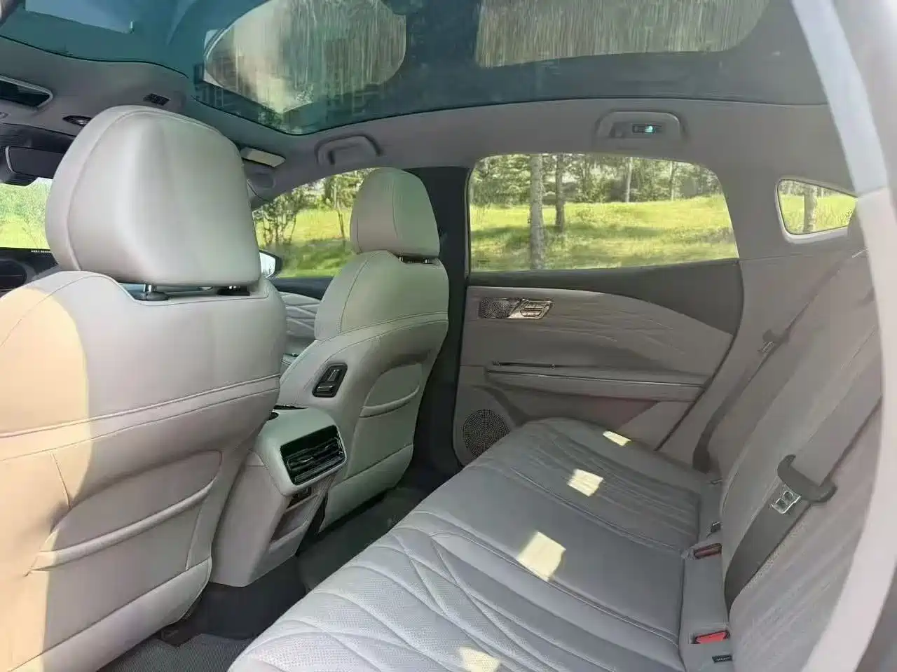 Geely Galaxy Galaxy Xingyao 8 2025 2025 130km EM-i Premium Edition