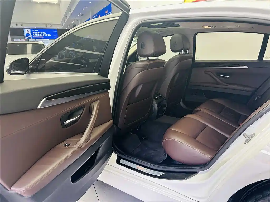 BMW 5 Series 2014 525Li Luxury Design Package фото 23