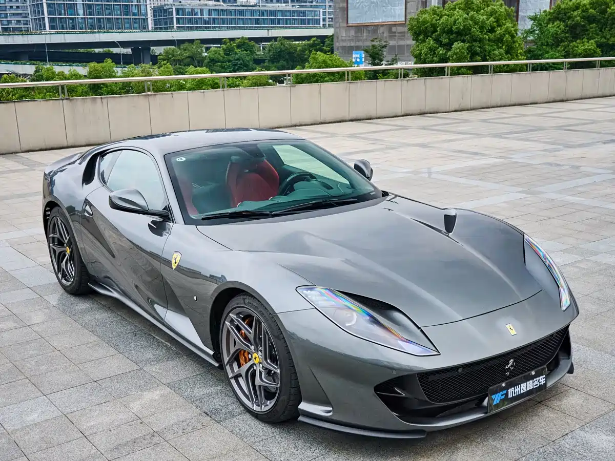 Ferrari 812 2019 2017 6.5L Superfast