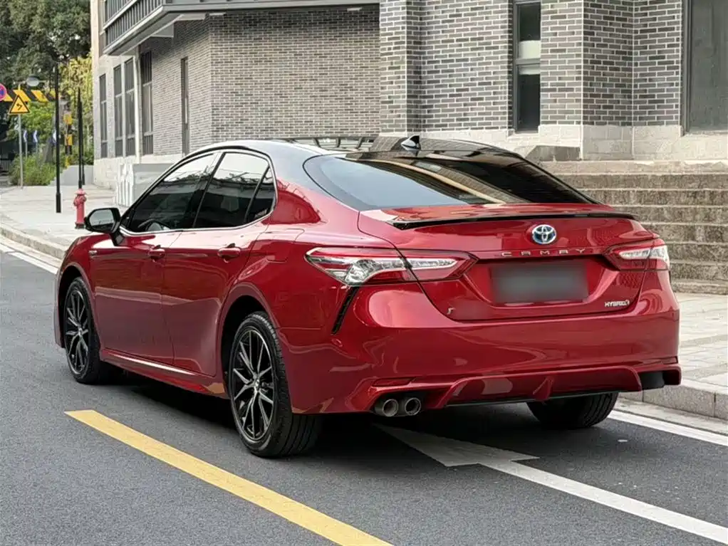 Toyota Camry 2021 Hybrid 2.5HS Fashion Edition фото 15