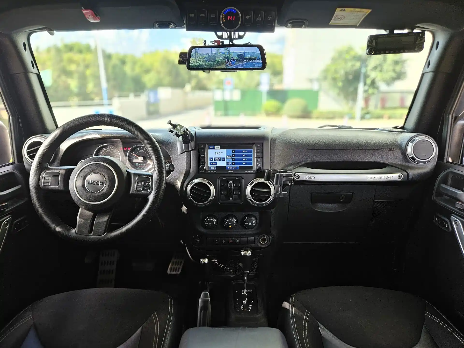 Фото 17 - Jeep Wrangler