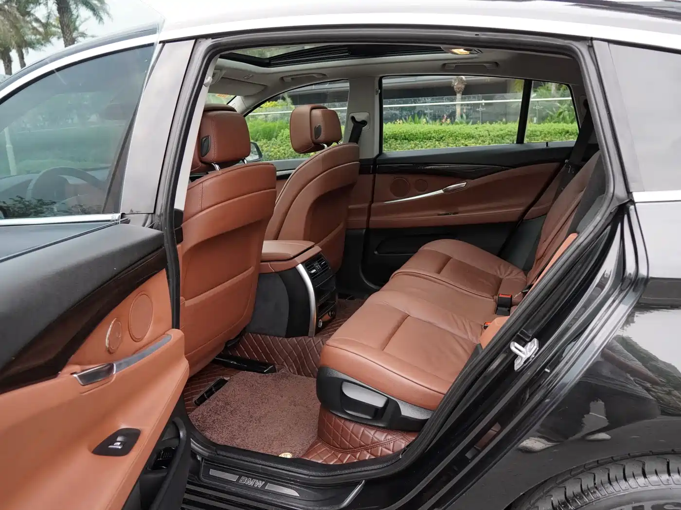 BMW 5 Series GT 2013 535i Elegance фото 6