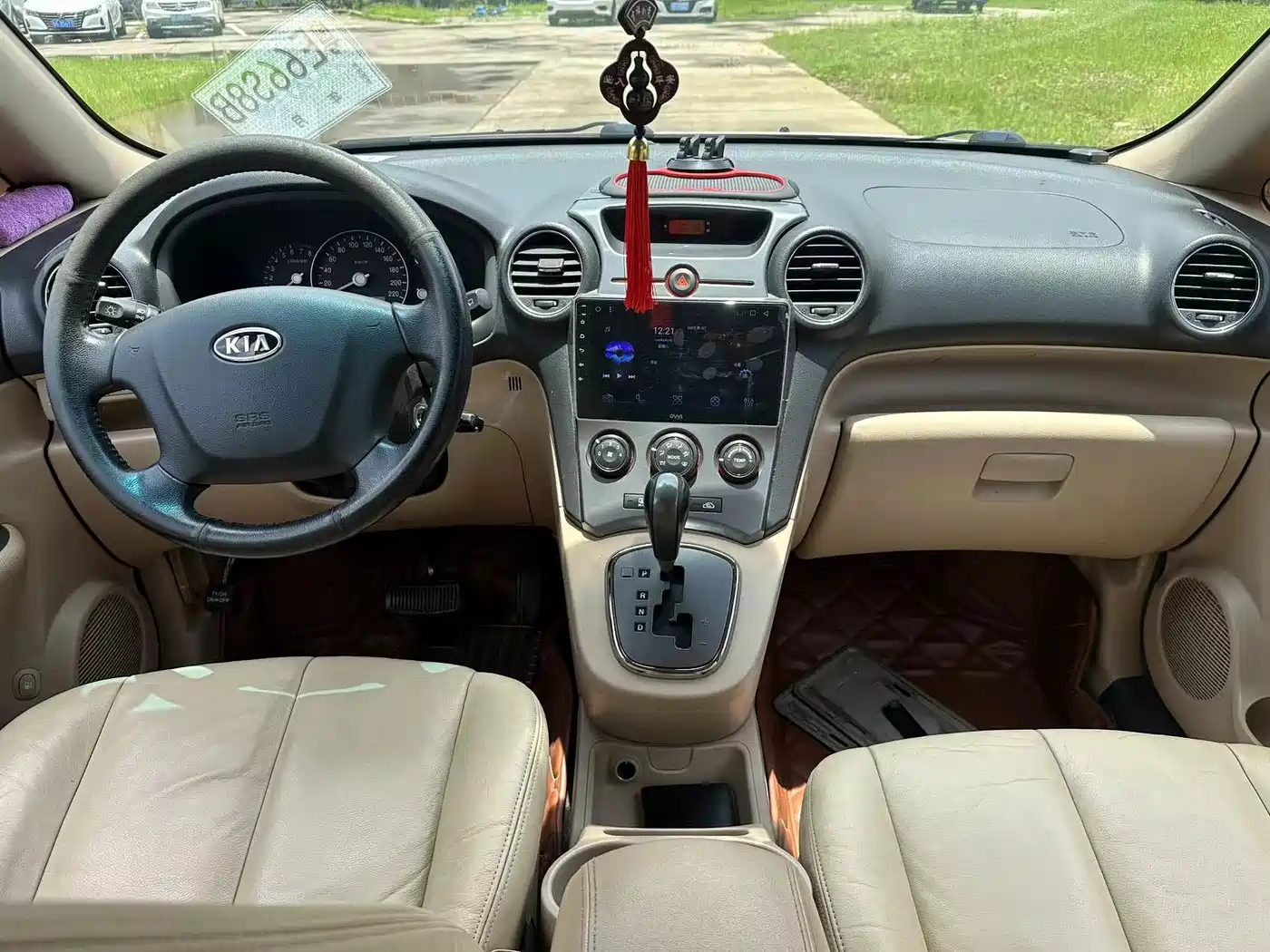 Kia Carens 2011 2011 2.0L 7-seat Automatic Comfort