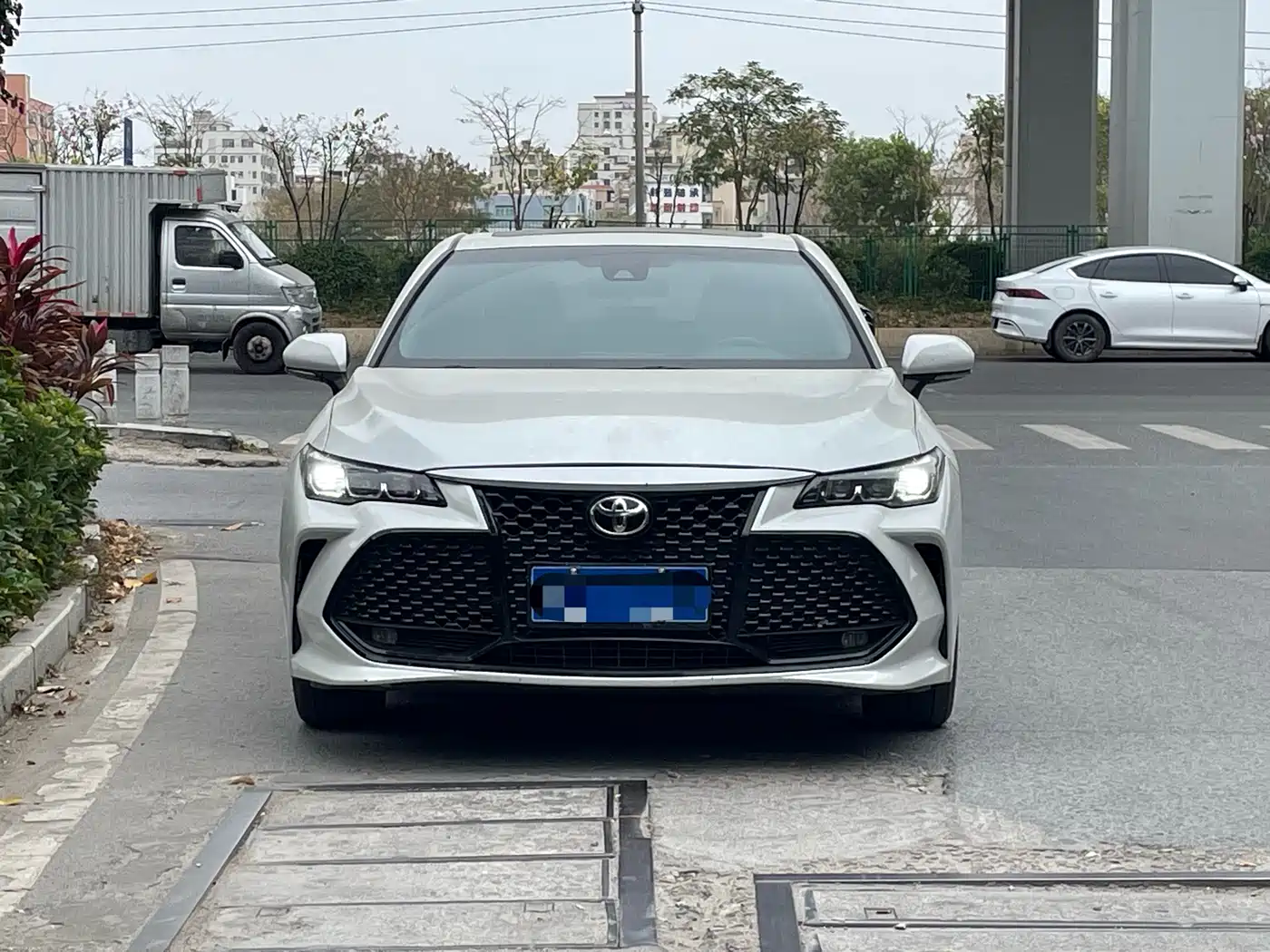 Toyota Avalon 2021 2.5L Luxury Edition фото 2