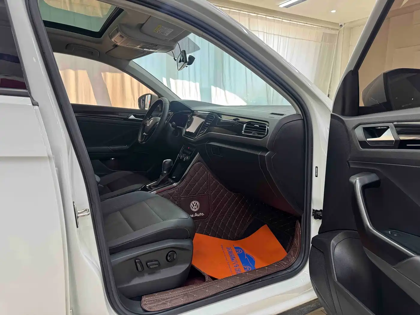 Volkswagen T-ROC 2022 280TSI DSG 2WD Comfort PLUS фото 10