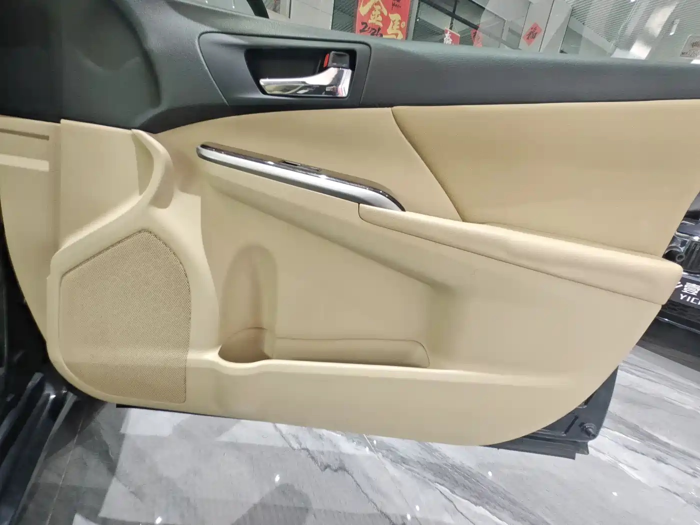 Toyota Camry 2015 2.0E Elite Edition фото 10