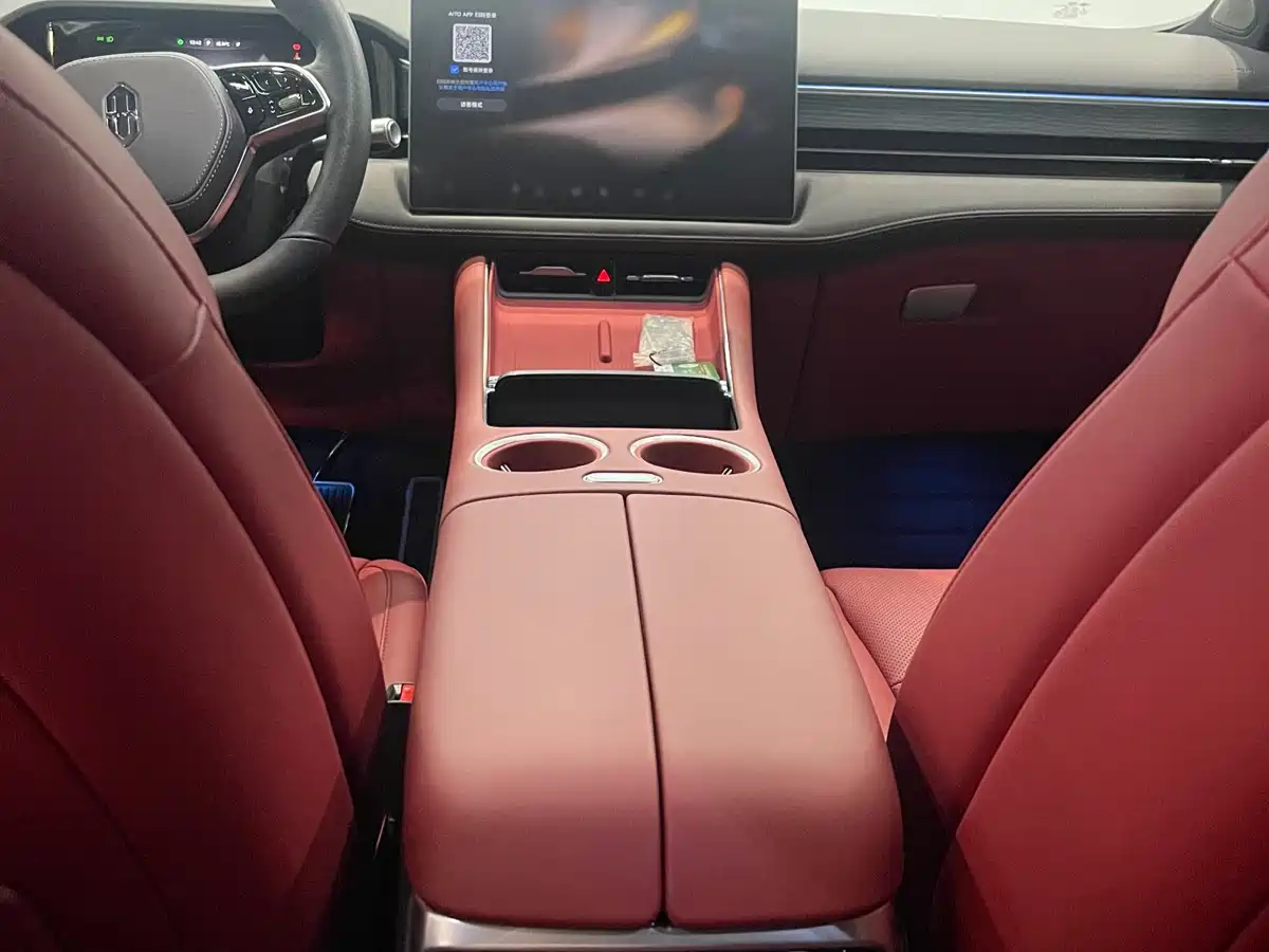 AITO Wenjie AITO M5 2025 Extended Range Ultra AWD фото 6