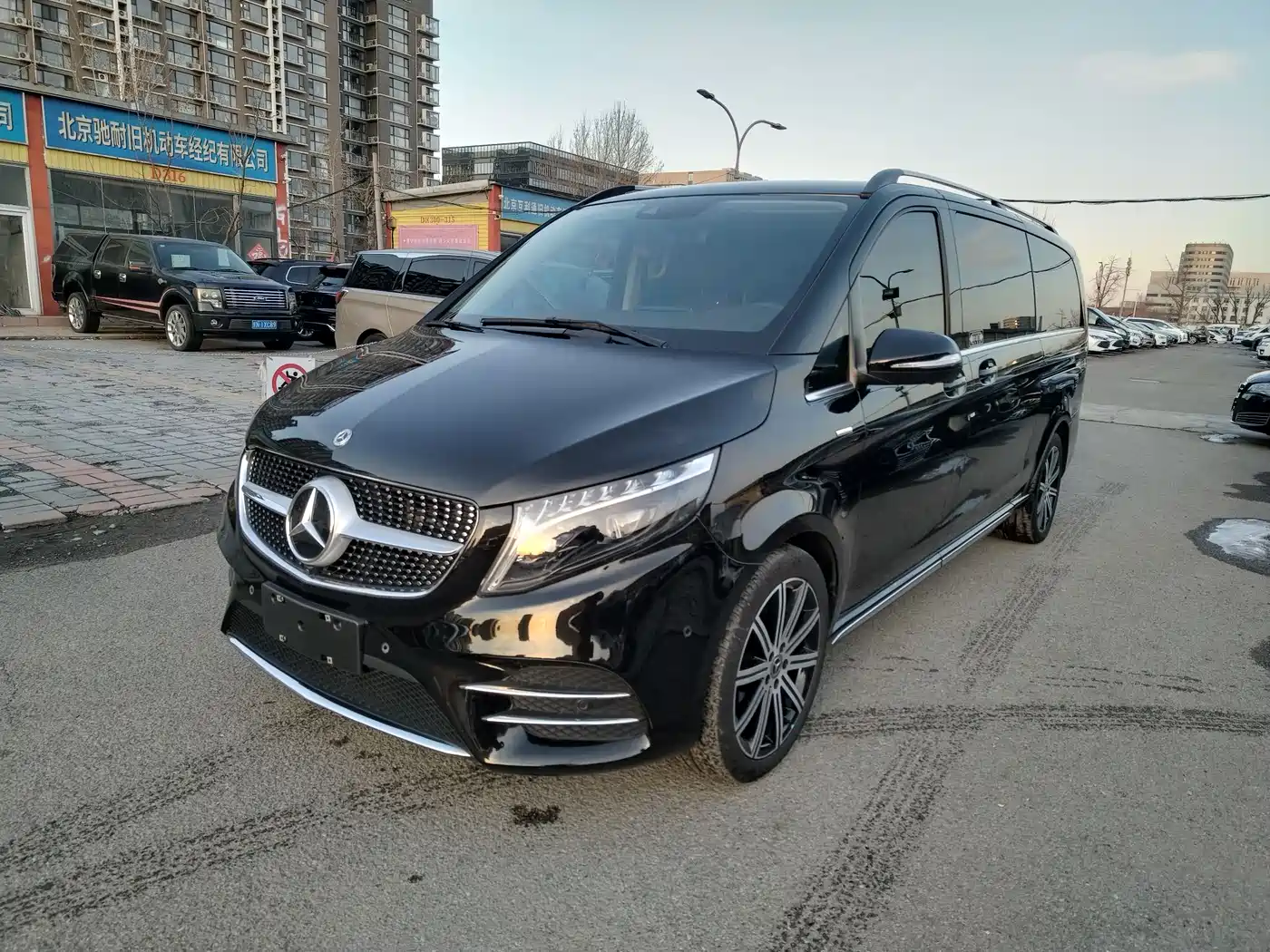 MERCEDES-BENZ V CLASS