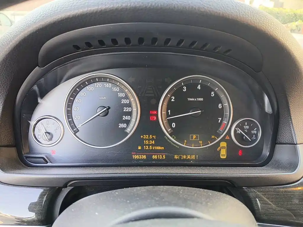 Фото 15 - BMW 5 Series