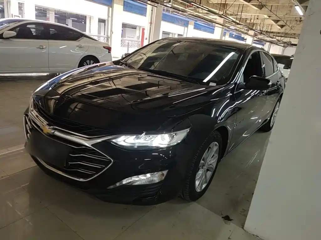 Photo 1 - Chevrolet Malibu XL