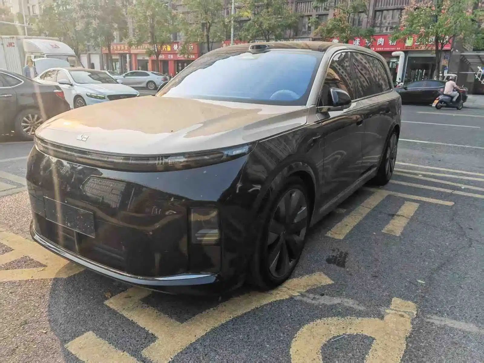 صورة 1 - Li Auto L9