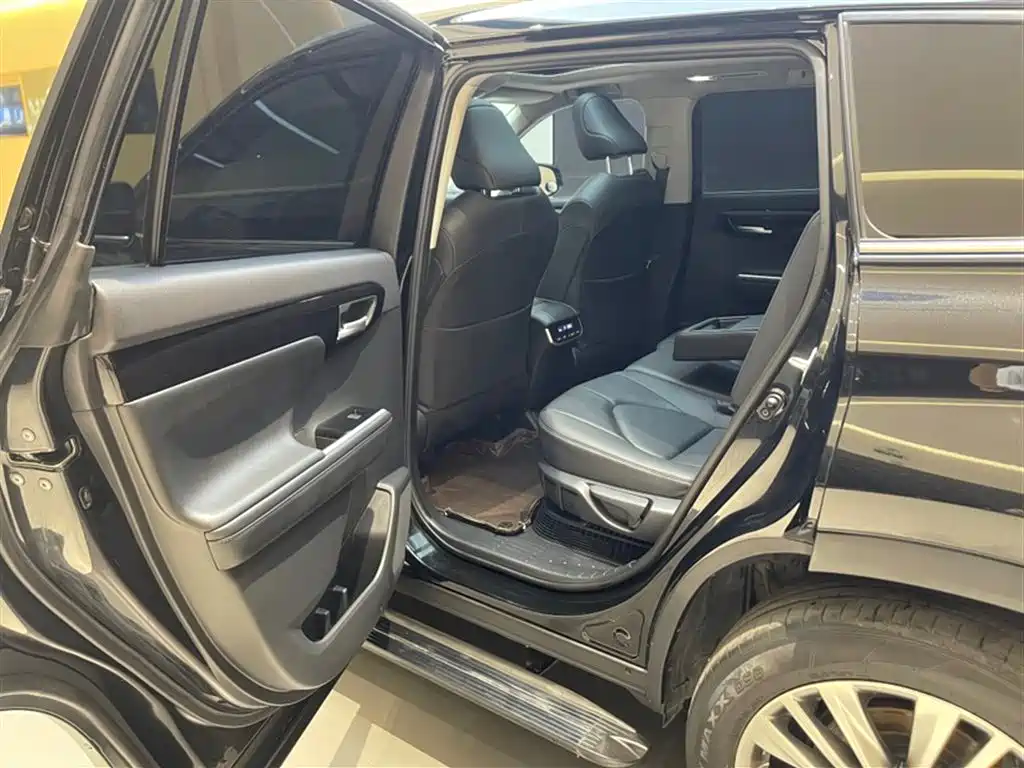 Toyota Highlander 2023 2.5L Smart Hybrid Dual Engine AWD Premium 7-Seater фото 21
