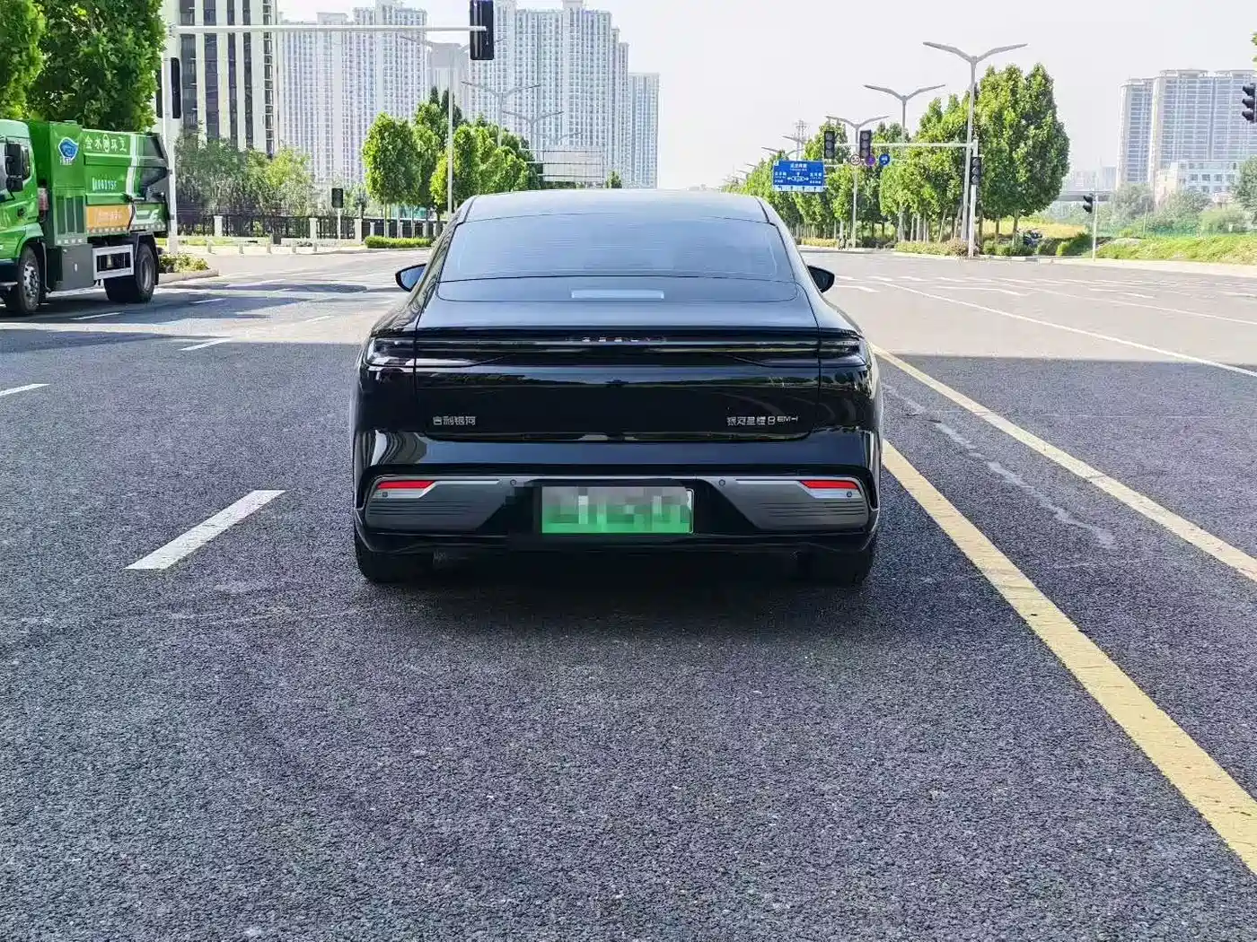 Geely Galaxy Galaxy Xingyao 8 2025 130km EM-i Premium Edition фото 5