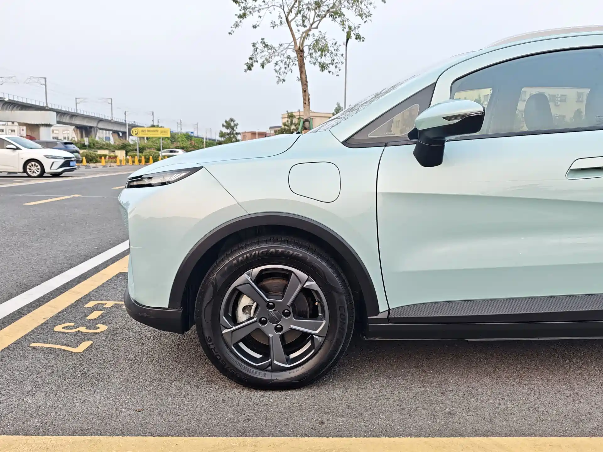 Фото 23 - Geely Geometry E Firefly