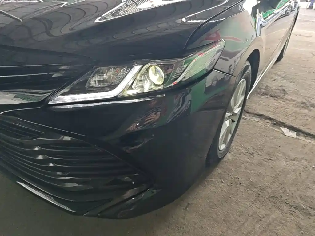Photo 24 - Toyota Camry