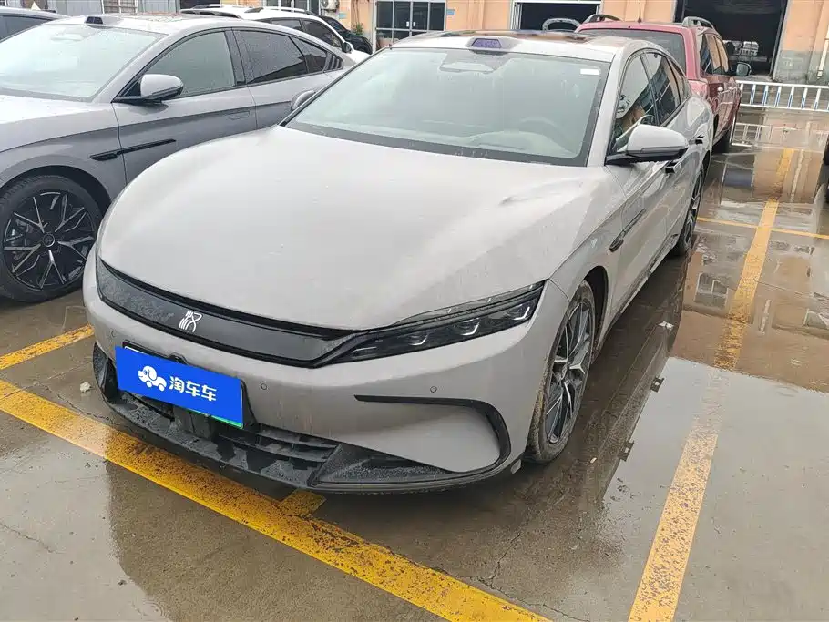 BYD Han 2025 DM-i Smart Driving Edition 125KM Honor