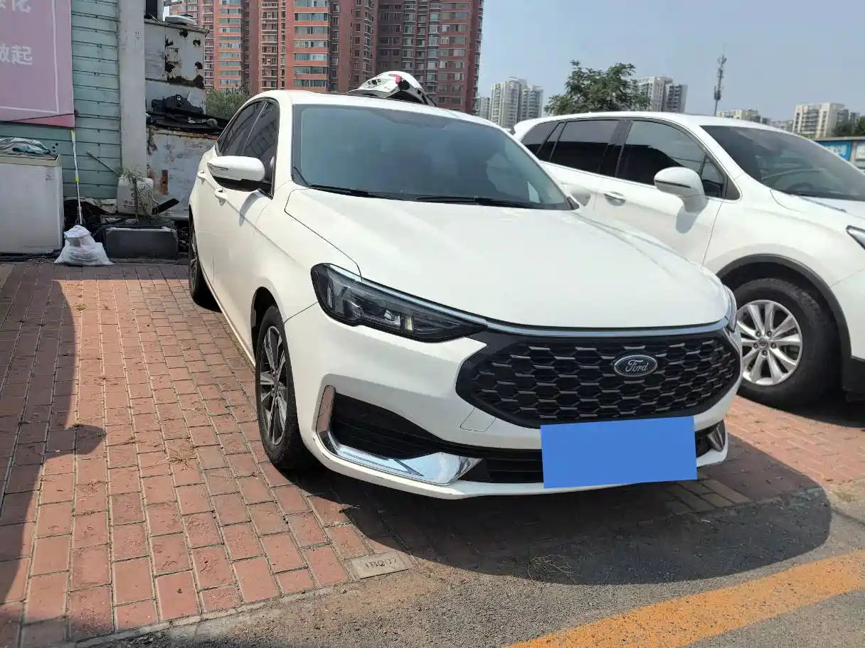 Ford Escort 2022 2021 1.5L Automatic Diamond Edition