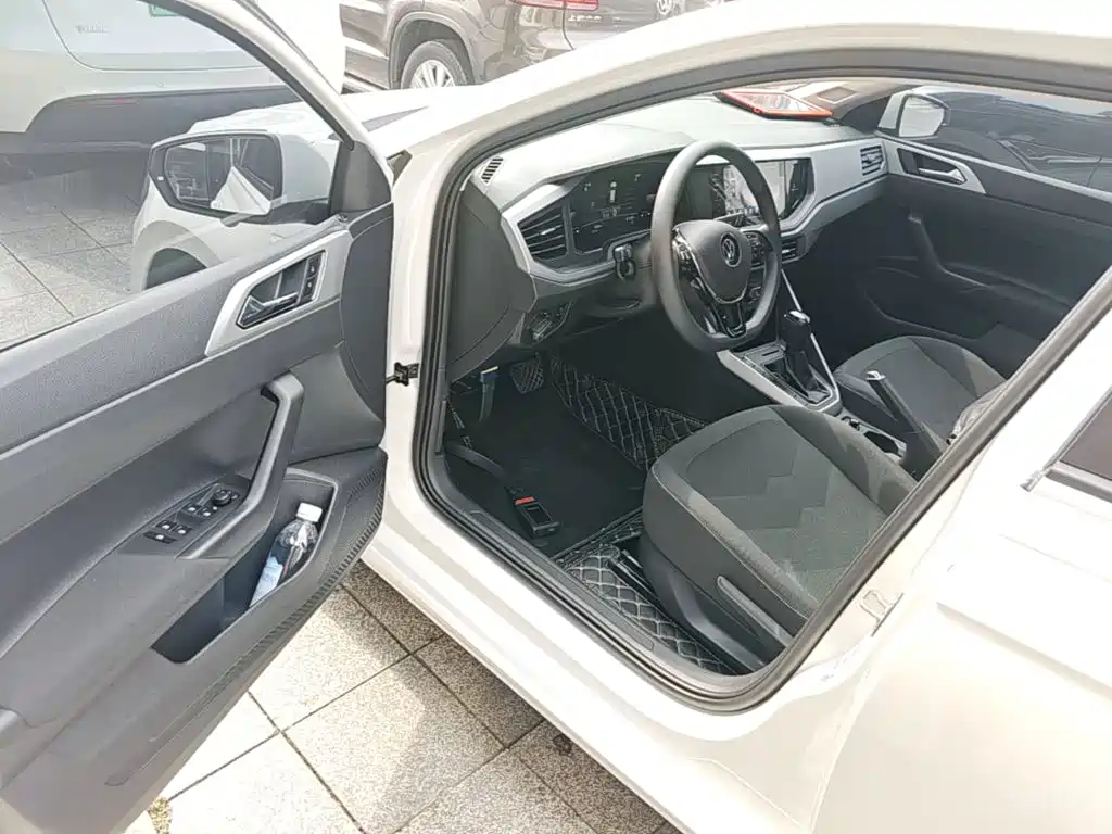 Volkswagen Polo 2024 2023 Facelift Plus 1.5L Auto Joyful Living Edition