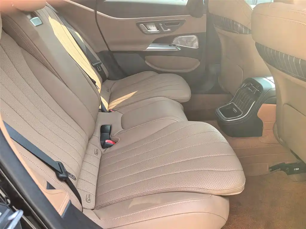 Mercedes-Benz E-Class 2024 Model E 300 L Luxury фото 15