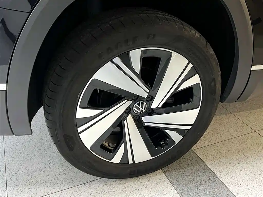 Volkswagen Teramont 2024 380TSI 4WD Dragon Glory Edition фото 34