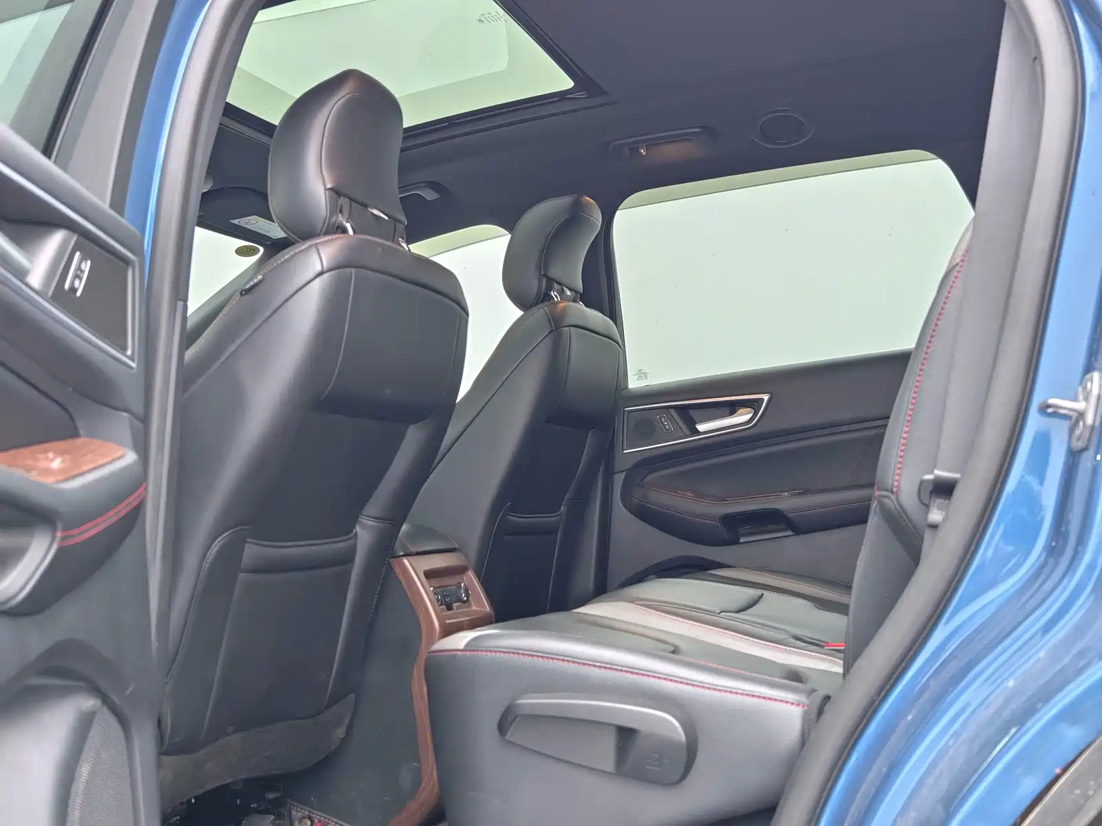 Фото 19 - Ford Edge