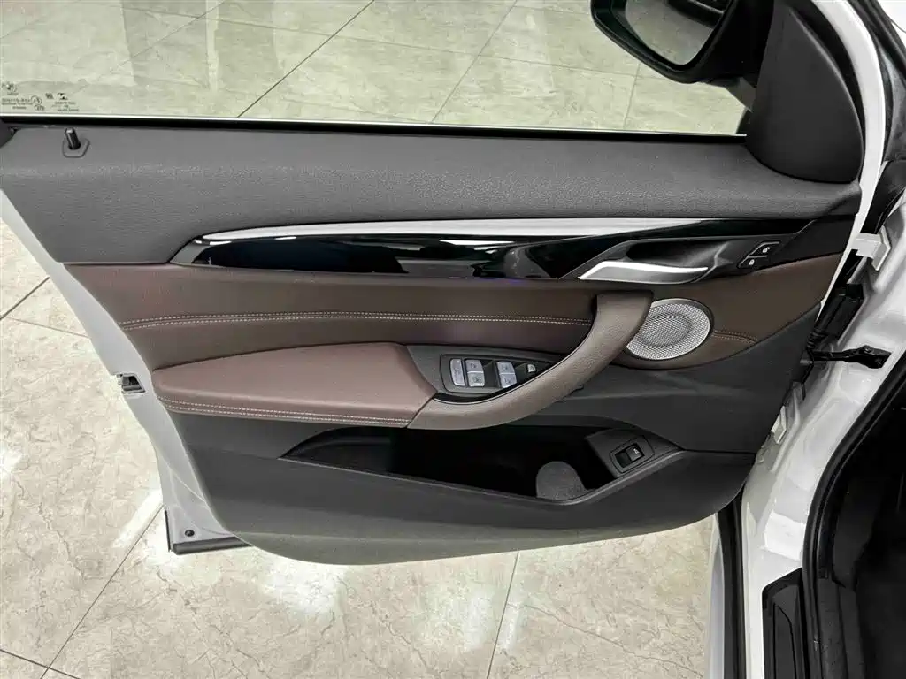 BMW X1 2022 sDrive20Li Fashion фото 11