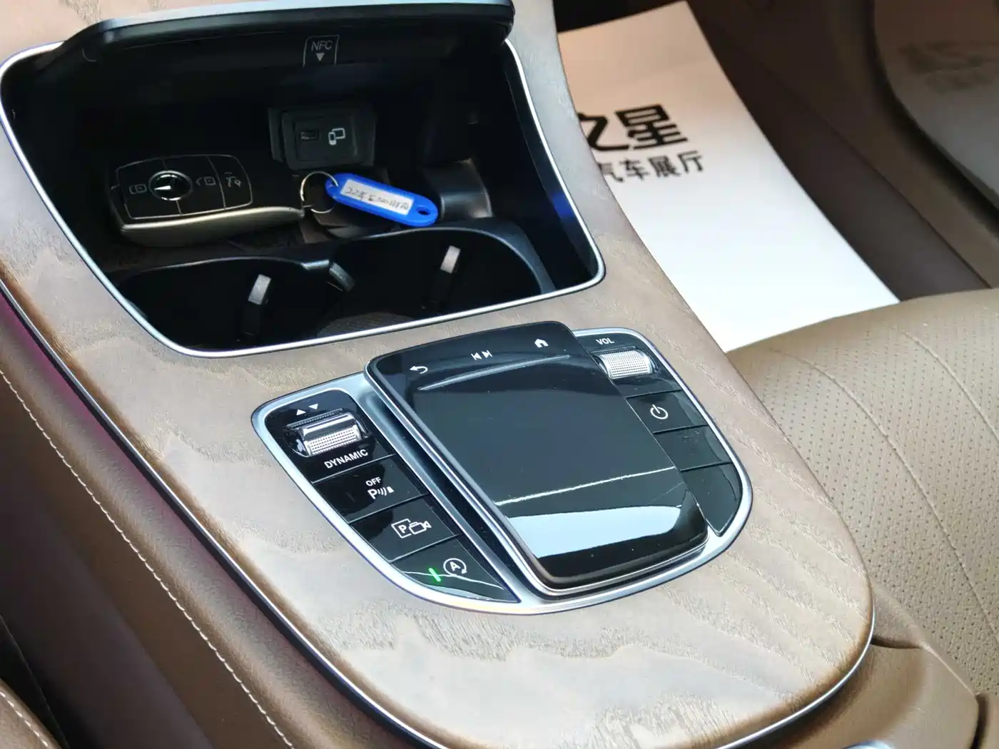 Mercedes-Benz E-Class 2022 E 300 L Fashion фото 11