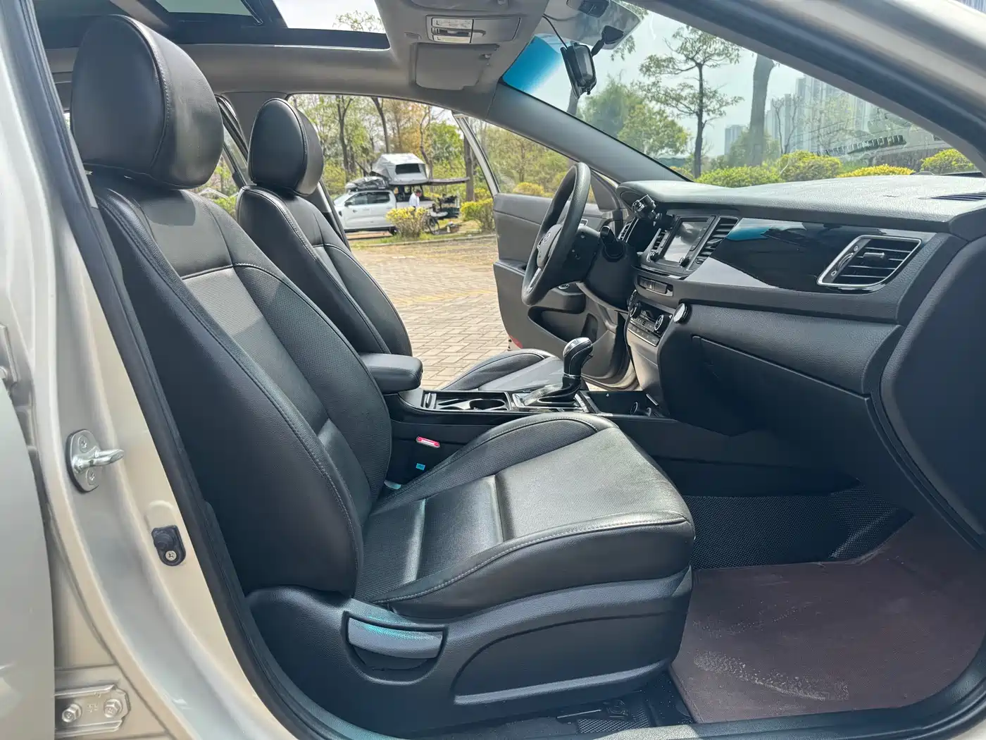 HYUNDAI NAME PICTURE