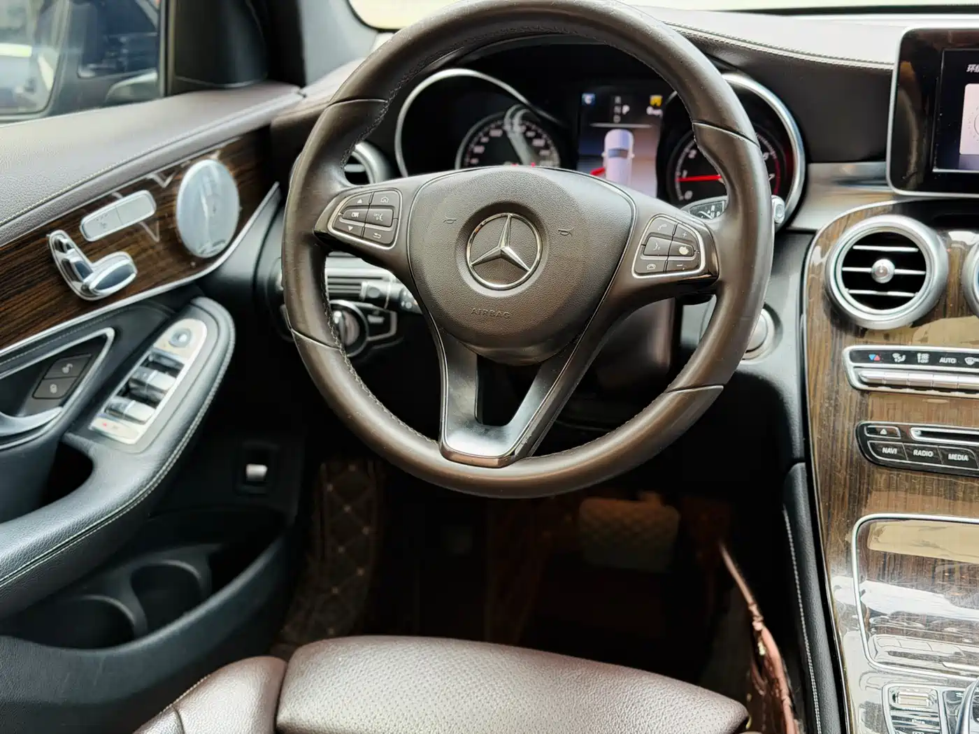Mercedes-Benz GLC 2018 GLC 260 4MATIC Dynamic фото 11