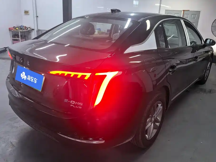 Hongqi E-QM5 2026 2025 610km PLUS